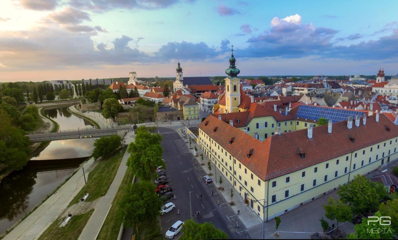 Hotel Klastrom Győr Exterior foto